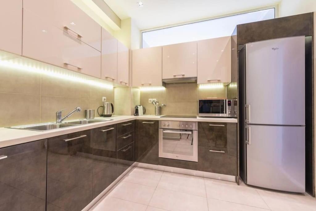 Syntagma H&B Apartment Ateny Zewnętrze zdjęcie